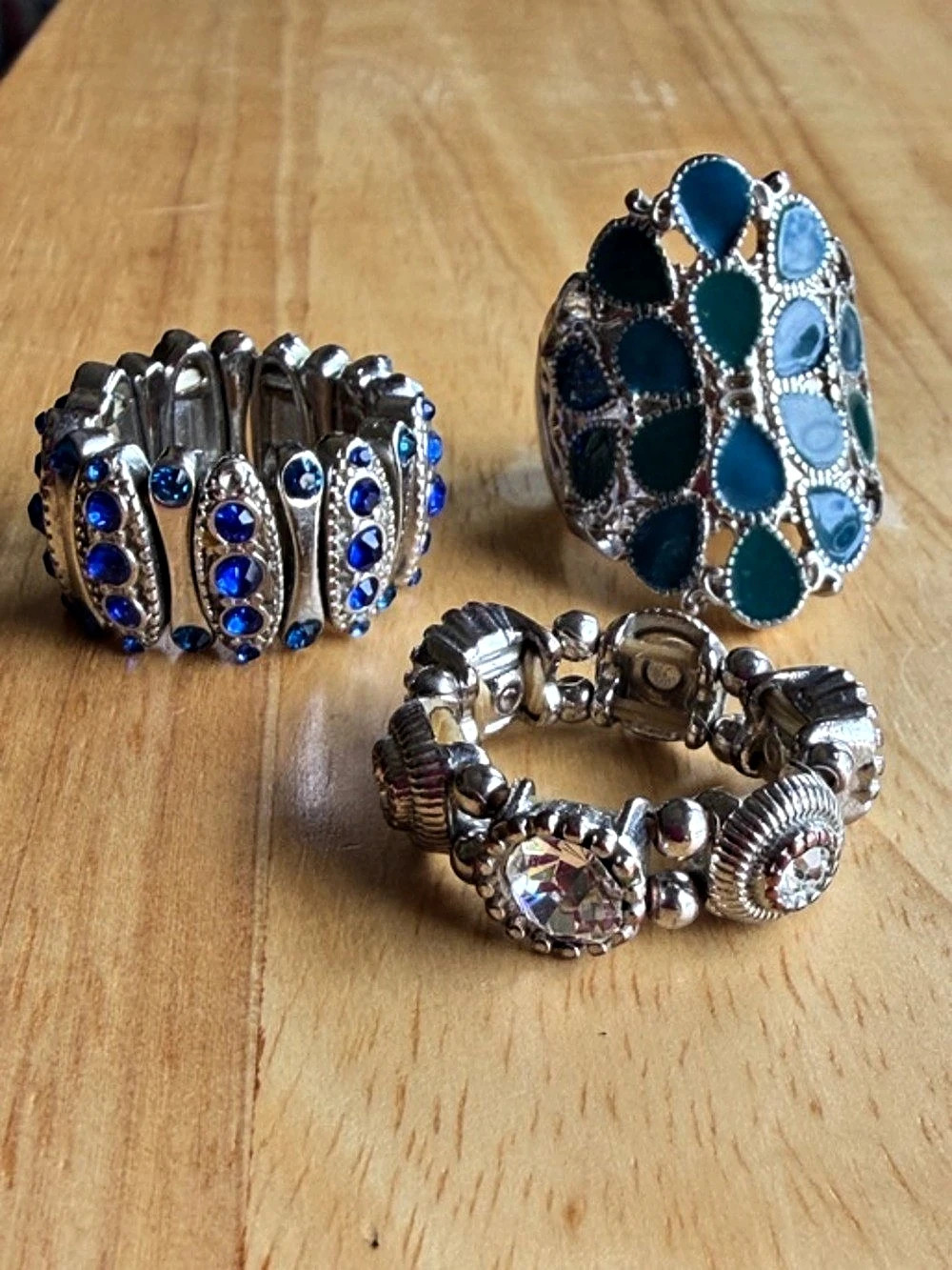 Lot of 3 expandable rings-costume jewelry